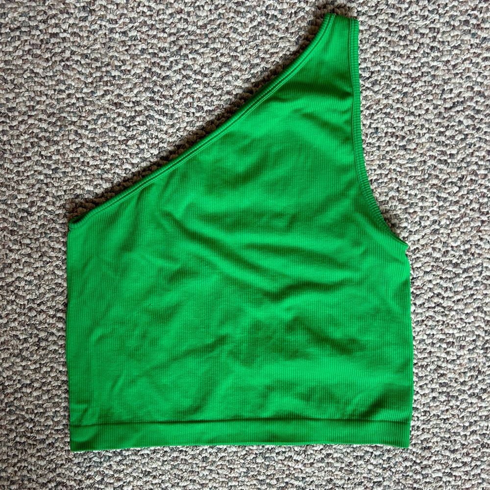 A New day one shoulder crop top